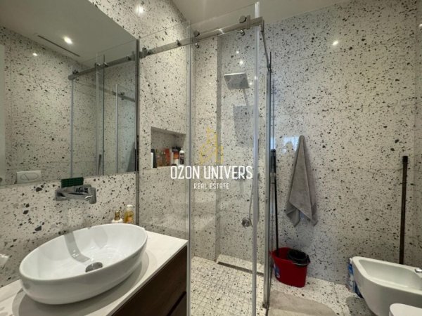 Tirane, jepet me qera apartament 1+1+Ballkon Kati 8, 72 m² 750 € (Kompleksi Delijorgji, Rruga e Kavajës)
