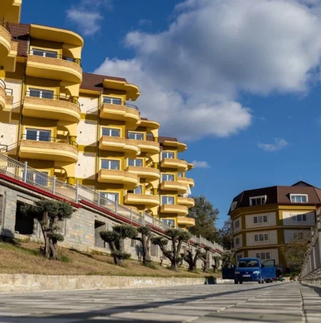 Tirane, shitet apartament 1+1 , 75 m² 113.000 € (Liqeni i Farkes)