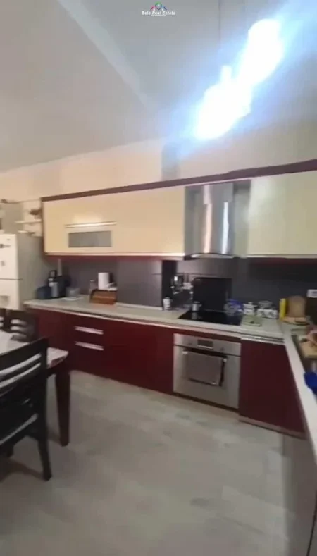 Tirane, jepet me qera apartament 2+1 Kati 6, 95 m² 600 € (LAPRAKE)