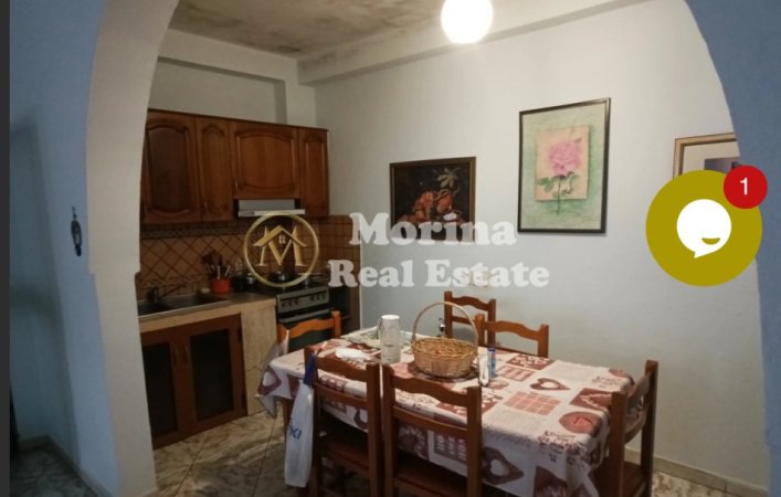 Tirane, jepet me qera apartament 3+1+Ballkon Kati 2, 132 m² 800 € (Bulevardi Zogu I Pare)