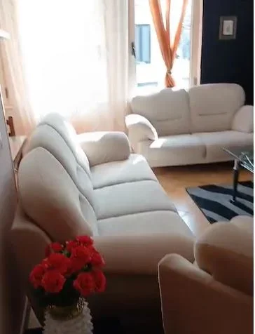 Tirane, jepet me qera apartament 2+1 Kati 2, 96 m² 600 € (KOMUNA E PARISIT)
