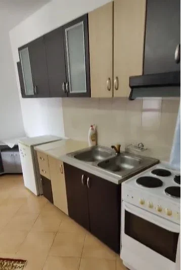 Tirane, jepet me qera apartament 1+1 Kati 6, 60 m² 370 € (Ali DEMI)