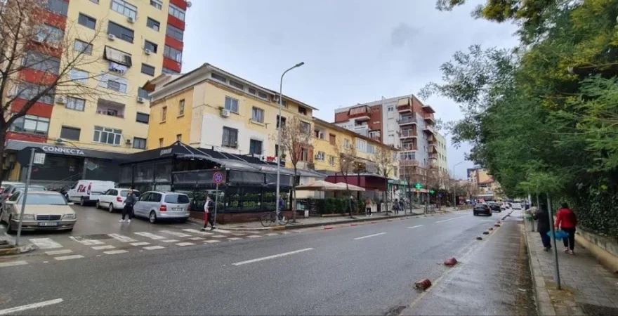 Tirane, jepet me qera apartament 2+1 Kati 2, 85 m² 500 € (Medrese)