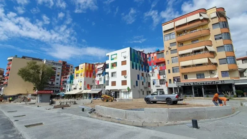 Tirane, jepet me qera Vile 3+1 Kati 1, 120 m² 400 € (Kinostudio)