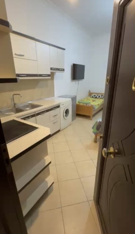 Tirane, jepet me qera garsonier 1+1 Kati 5, 40 m² 280 € (Rruga 5 maj prapa concord center)