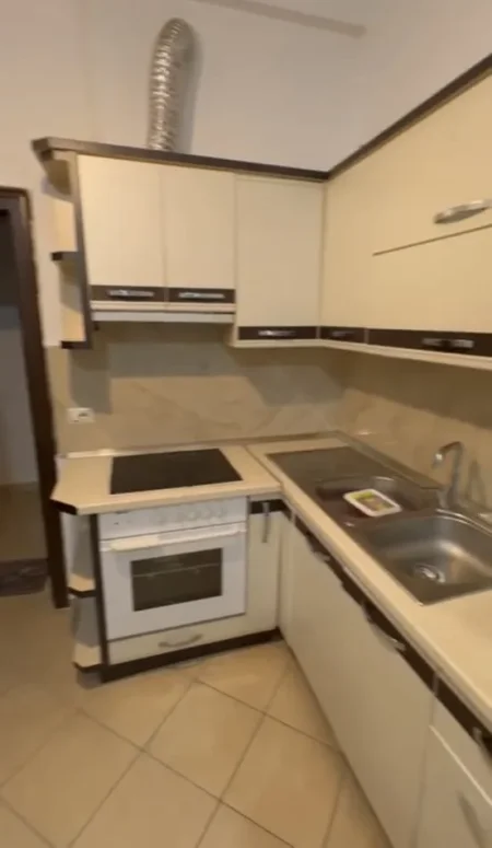 Tirane, jepet me qera garsonier 1+1 Kati 5, 40 m² 280 € (Rruga 5 maj prapa concord center)