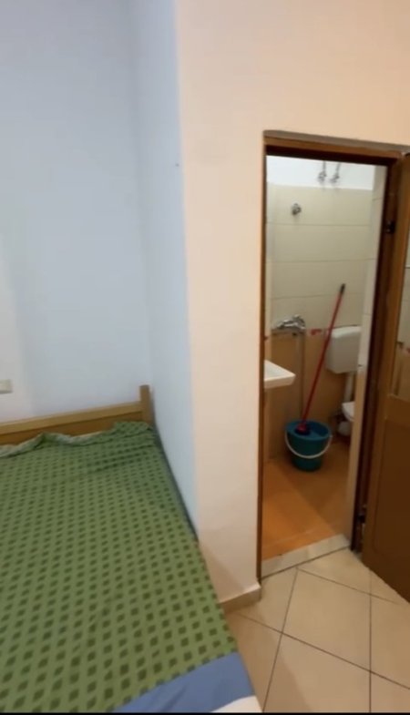 Tirane, jepet me qera garsonier 1+1 Kati 5, 40 m² 280 € (Rruga 5 maj prapa concord center)