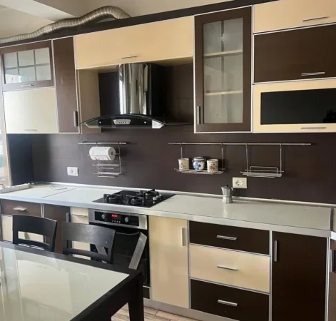 Durres, jepet me qera afatgjate apartament 2+1+Aneks+Ballkon +garazhd Kati 4, 105 m² 50.000 leke (Marta Buda)