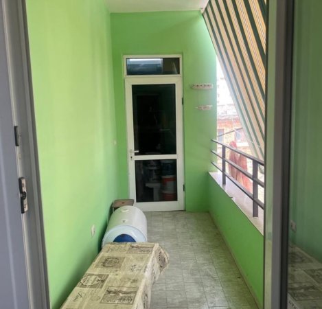 Durres, jepet me qera afatgjate apartament 2+1+Aneks+Ballkon +garazhd Kati 4, 105 m² 50.000 leke (Marta Buda)