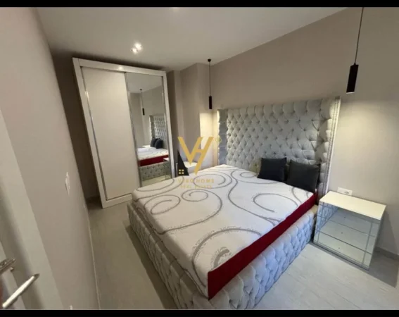 Tirane, jepet me qera apartament 1+1+Ballkon Kati 1, 75 m² 420 € (FRESK)