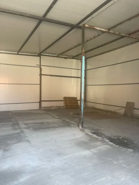 Tirane, jepet me qera magazine Kati 0, 110 m² 500 € (Spitali Amerikan 3)