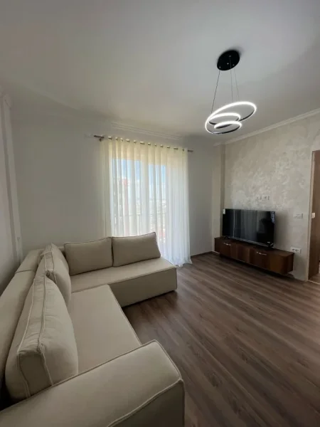 Tirane, shitet apartament 1+1+Aneks+Ballkon Kati 8, 56 m² 85.000 € (astir)