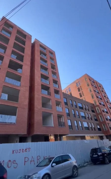 Tirane, shitet apartament 1+1 Kati 3, 78 m² 110.000 € (rruga siri kodra)