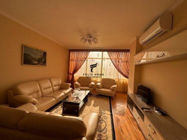 Tirane, jepet me qera apartament 2+1+Ballkon Kati 4, 80 m² 550 € (RRUGA E KAVAJES)