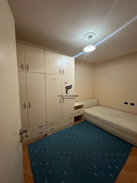 Tirane, jepet me qera apartament 2+1+Ballkon Kati 4, 80 m² 550 € (RRUGA E KAVAJES)