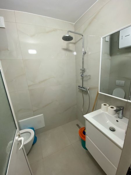 Tirane, jepet me qera apartament 1+1+Aneks Kati 5, 60 m² 470 € (rruga e kavajes)