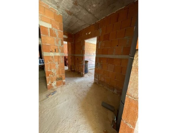 Tirane, shitet apartament 2+1 Kati 4, 131 m² 226.111 € (Liqeni i thate)