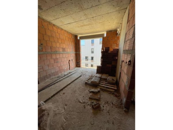 Tirane, shitet apartament 2+1 Kati 4, 131 m² 226.111 € (Liqeni i thate)
