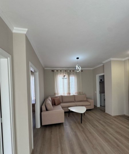 Tirane, jepet me qera apartament 2+1+Ballkon Kati 5, 90 m² 500 € (SELITE)