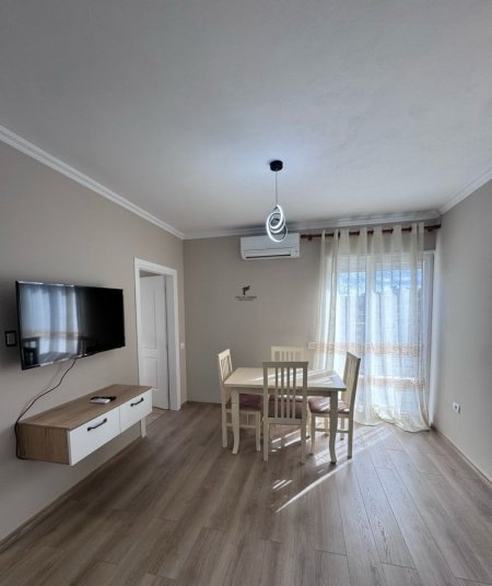Tirane, jepet me qera apartament 2+1+Ballkon Kati 5, 90 m² 500 € (SELITE)