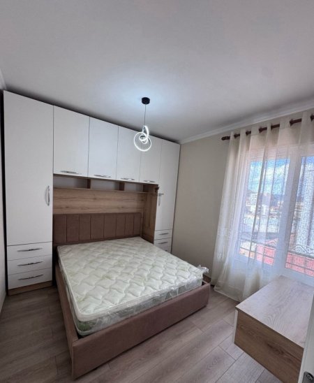 Tirane, jepet me qera apartament 2+1+Ballkon Kati 5, 90 m² 500 € (SELITE)