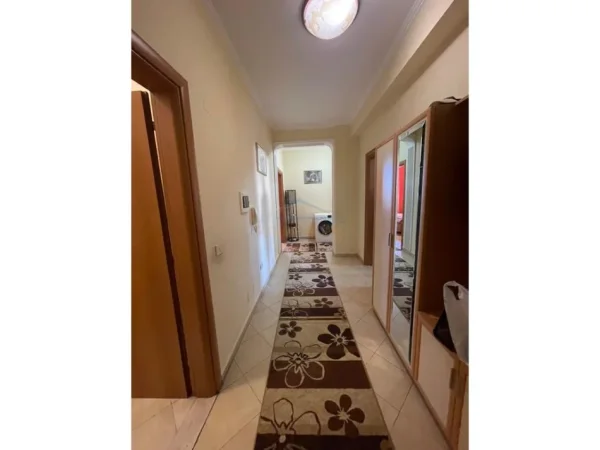 Shitet, Apartament 3+1+2, Porcelan, mbrapa Universitetit UET, Tiranë.