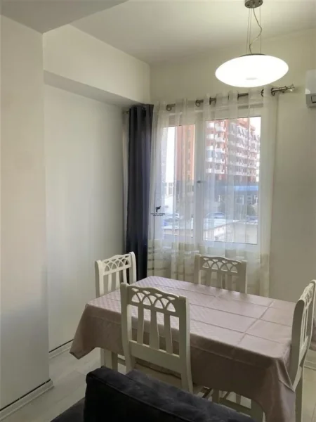 Tirane, jepet me qera apartament 2+1+Ballkon Kati 5, 90 m² 620 € (RRUGA E KAVAJE)