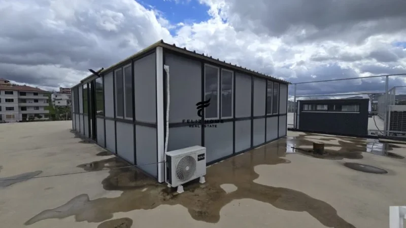 Tirane, jepet me qera magazine Kati 0, 1.400 m² 5.000 € (VORE)