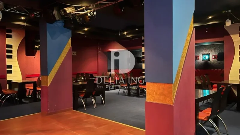 Tirane, shitet lokal Kati 0, 204 m² 200.000 € (Rruga Riza Cerova)