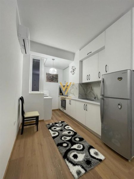 Tirane, jepet me qera apartament 1+1+Ballkon Kati 4, 60 m² 500 € (OXHAKU)