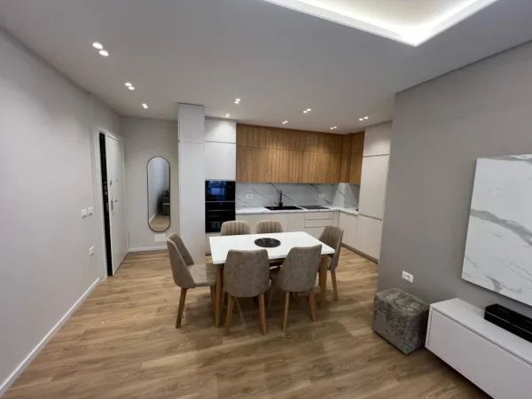 Tirane, jepet me qera apartament 2+1+Ballkon Kati 3, 93 m² 850 € (Rruga e Kavajes)