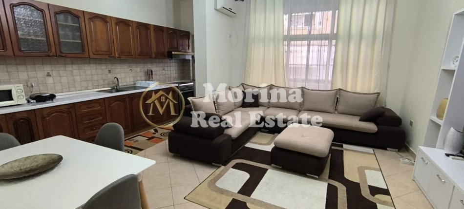 Tirane, jepet me qera apartament 1+1 Kati 1, 70 m² 700 € (Xhamia e Tabakeve)
