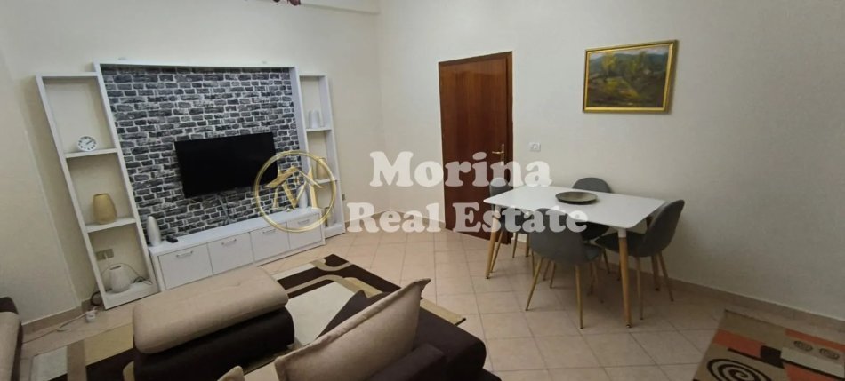 Tirane, jepet me qera apartament 1+1 Kati 1, 70 m² 700 € (Xhamia e Tabakeve)