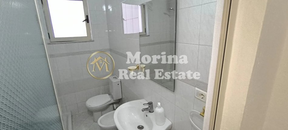 Tirane, jepet me qera apartament 1+1 Kati 1, 70 m² 700 € (Xhamia e Tabakeve)