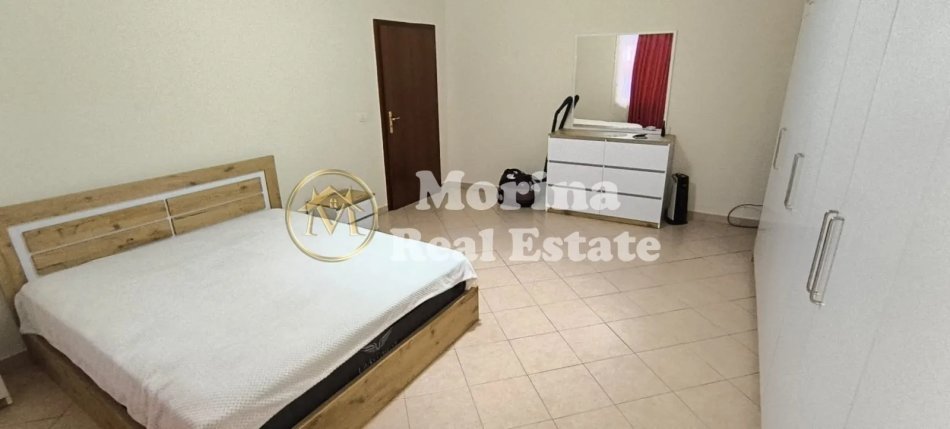 Tirane, jepet me qera apartament 1+1 Kati 1, 70 m² 700 € (Xhamia e Tabakeve)