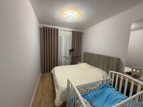 Tirane, shitet apartament 2+1+Ballkon Kati 9, 95 m² 160.000 € (YZBERISHT)