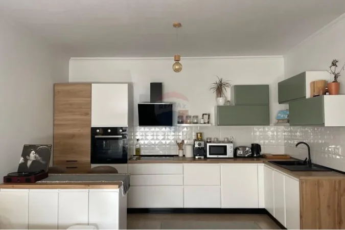 Tirane, jepet me qera apartament 1+1 Kati 4, 62 m² 600 € (Don Bosko)