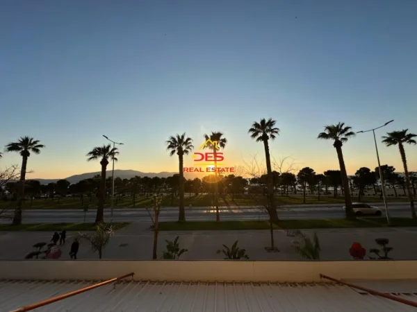 Vlore, shitet apartament 1+1+Aneks Kati 1, 75 m² 250.000 € (Rruga Murat Tërbaçi)