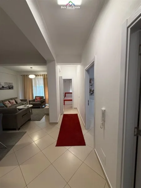 Tirane, jepet me qera apartament 2+1 Kati 3, 95 m² 570 € (golden park)