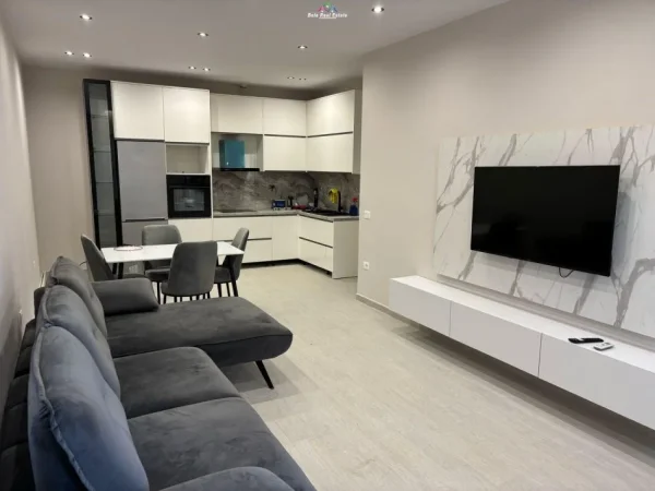 Tirane, jepet me qera apartament 2+1 Kati 1, 420 m² 420 € (fresk)