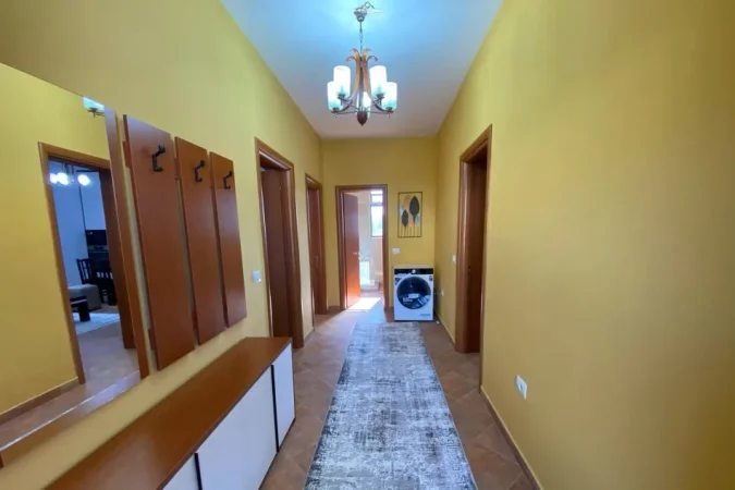 Tirane, jepet me qera Vile 2+1 Kati 2, 97 m² 600 € (shkoze)