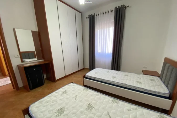 Tirane, jepet me qera Vile 2+1 Kati 2, 97 m² 600 € (shkoze)