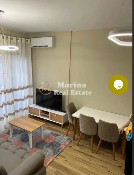 Tirane, jepet me qera apartament 1+1 Kati 4, 75 m² 500 € (Kinostudio)