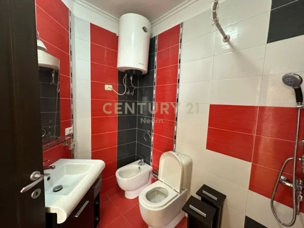 Tirane, shitet apartament 2+1 Kati 2, 107 m² 145.000 € (Yzberisht, perball Grand Galerise)