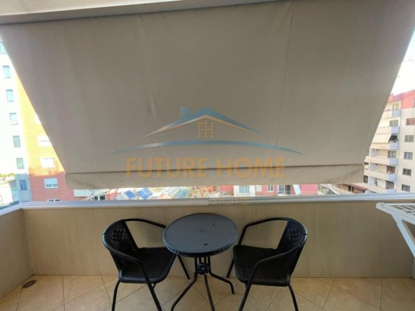 Tirane, jepet me qera apartament 2+1+Ballkon Kati 7, 105 m² 650 € (Unaza e Re, Tiranë)