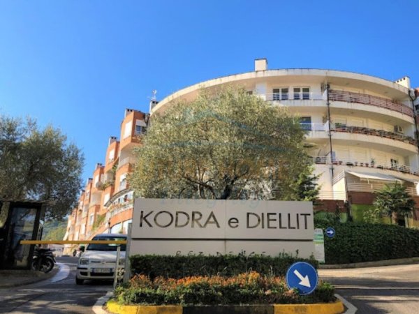 Tirane, jepet me qera apartament duplex 3+1+Ballkon Kati 5, 150 m² 1.000 € (Rezidenca Kodra e Diellit 1, Tiranë)