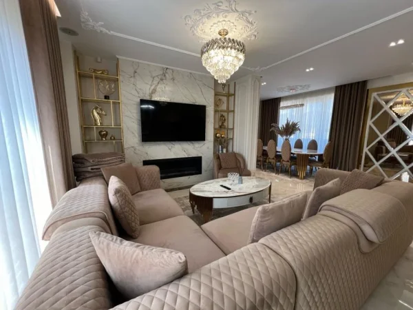 Tirane, shitet apartament 3+1+Ballkon Kati 10, 144 m² 365.000 € (Optika Roma)