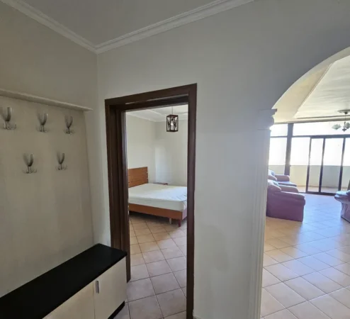 Tirane, jepet me qera apartament 1+1 Kati 11, 100 m² 500 € (Rruga e Kavajes, prane Kompleksit Deliorgji.)