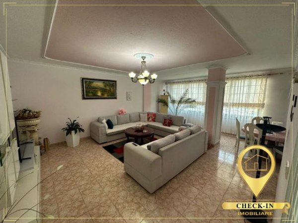 Tirane, jepet me qera apartament 2+1+Aneks+Ballkon Kati 9, 100 m² 600 € (Pallati me Shigjeta)