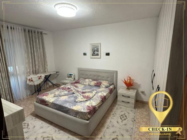 Tirane, jepet me qera apartament 2+1+Aneks+Ballkon Kati 9, 100 m² 600 € (Pallati me Shigjeta)